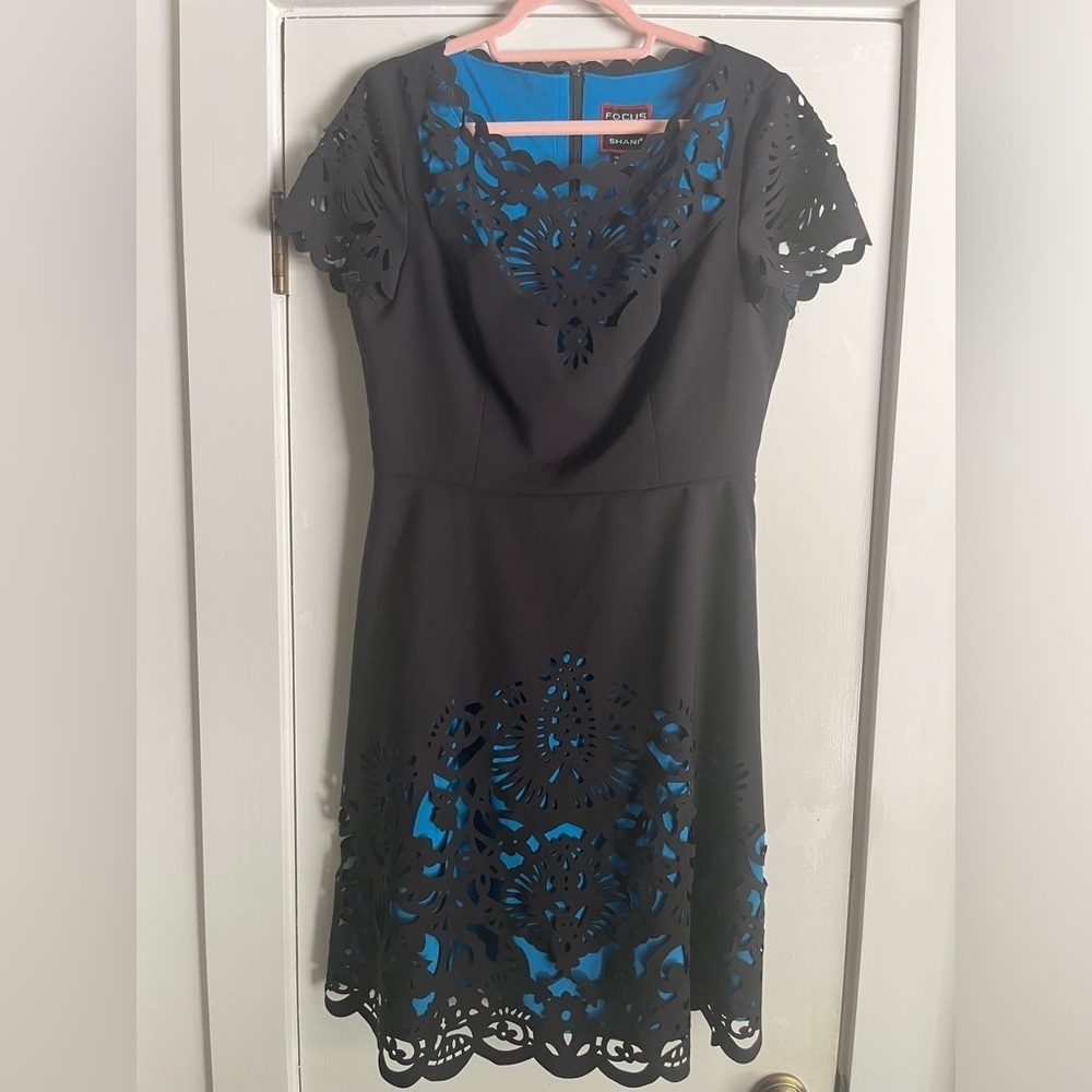 Nue by Shani Black and Blue Midi Dress - Picture 4 of 12